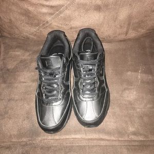 Fila Work Tennis Shoes memory foam, slip resistant, wide fit.